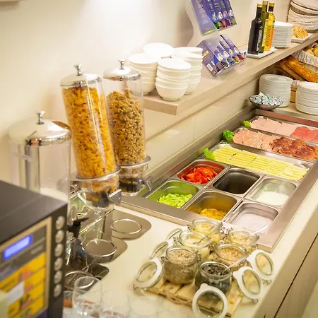 호텔 International 4*