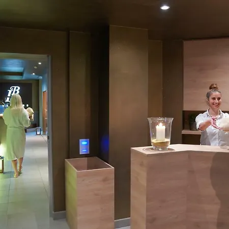 International 카오를레