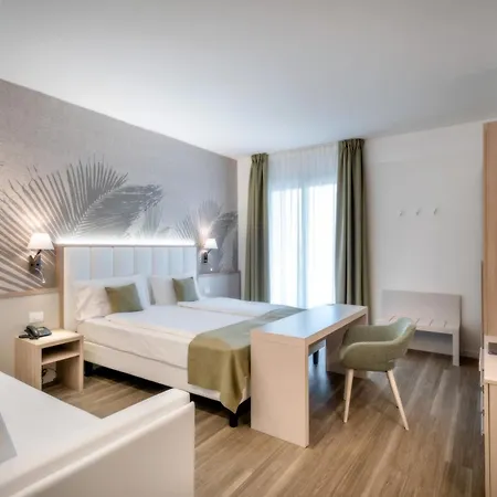 International Ξενοδοχείο 4*