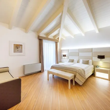 Hotel International 4*