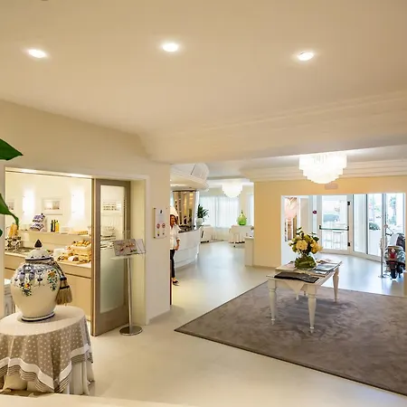 Hotel International 4*