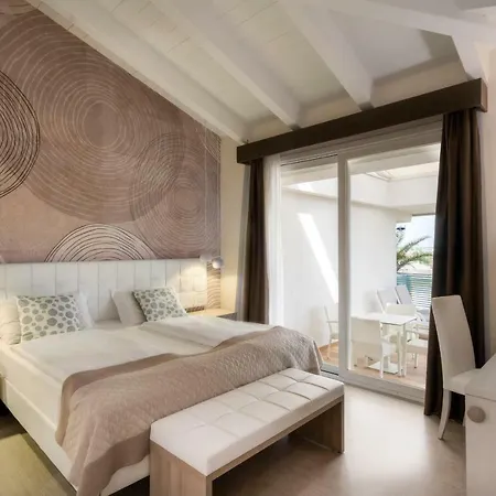 International Hotel 4*